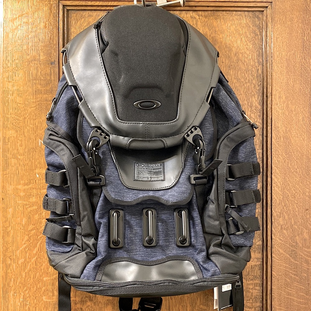 NWT Oakley Kitchen Sink LX backpack